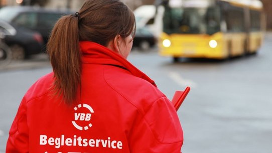 VBB Bus&Bahn-Begleitservice sichert Teilhabe: 200.000 Begleitungen in 15 Jahren 