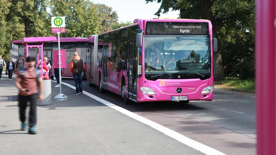 Schienenersatzverkehr auf der Hamburger Bahn wird angepasst