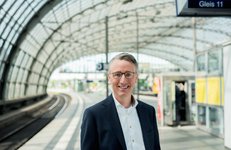 VBB-Geschäftsführer Christoph Heuing am Bahnsteig VBB-Geschäftsführer Christoph Heuing am Bahnsteig
