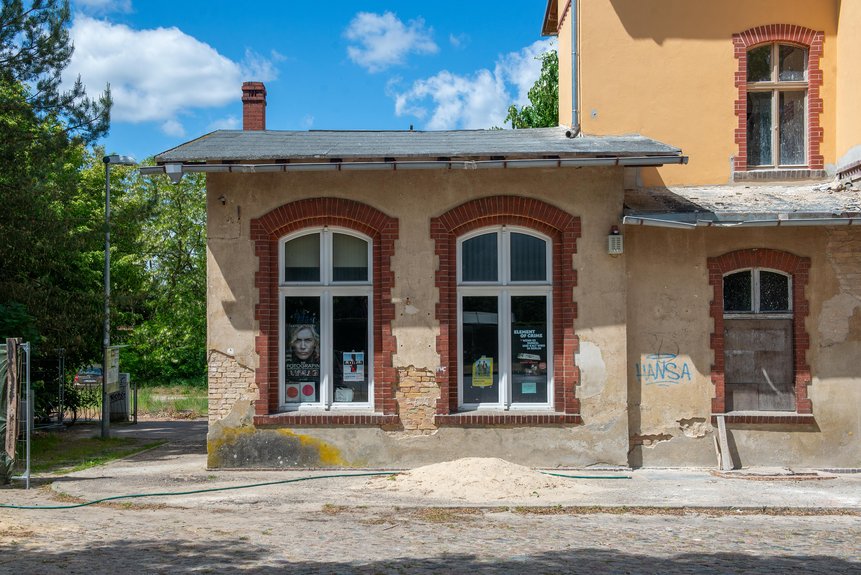 Nahaufnahme der Vorderansicht, im Fokus 2 Fenster