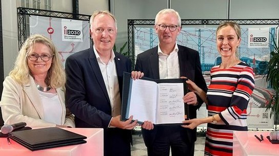 Projektpartner unterzeichnen Finanzierungsvereinbarung für das i2030-Teilprojekt Potsdamer Stammbahn